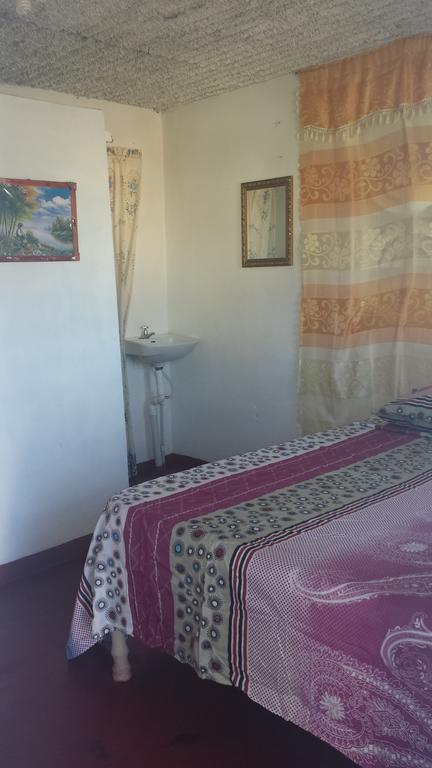 Waikiki Guest House Treasure Beach Rom bilde