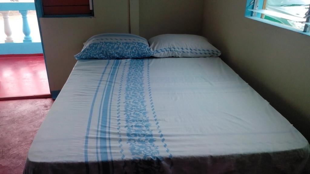 Waikiki Guest House Treasure Beach Rom bilde