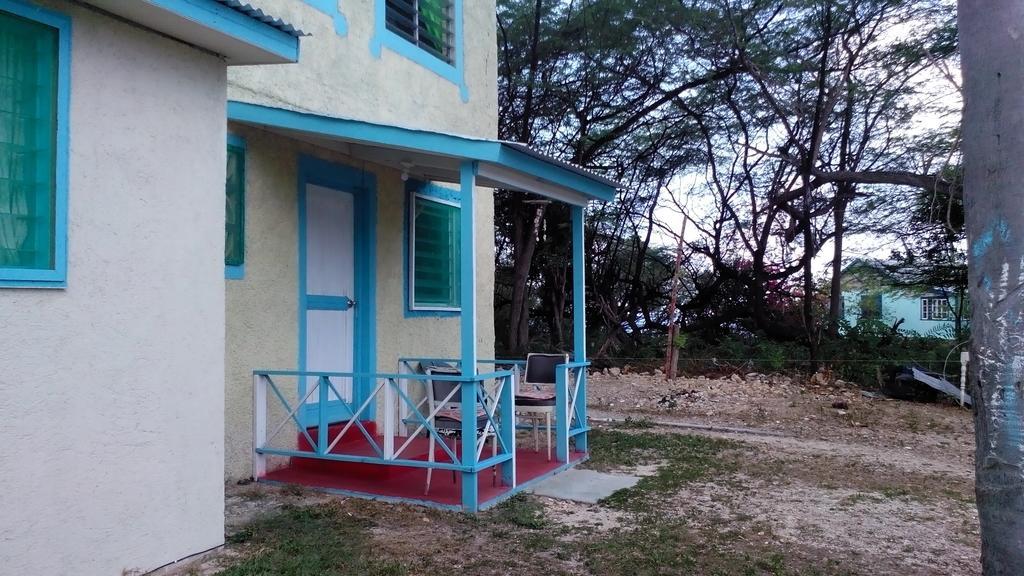 Waikiki Guest House Treasure Beach Rom bilde
