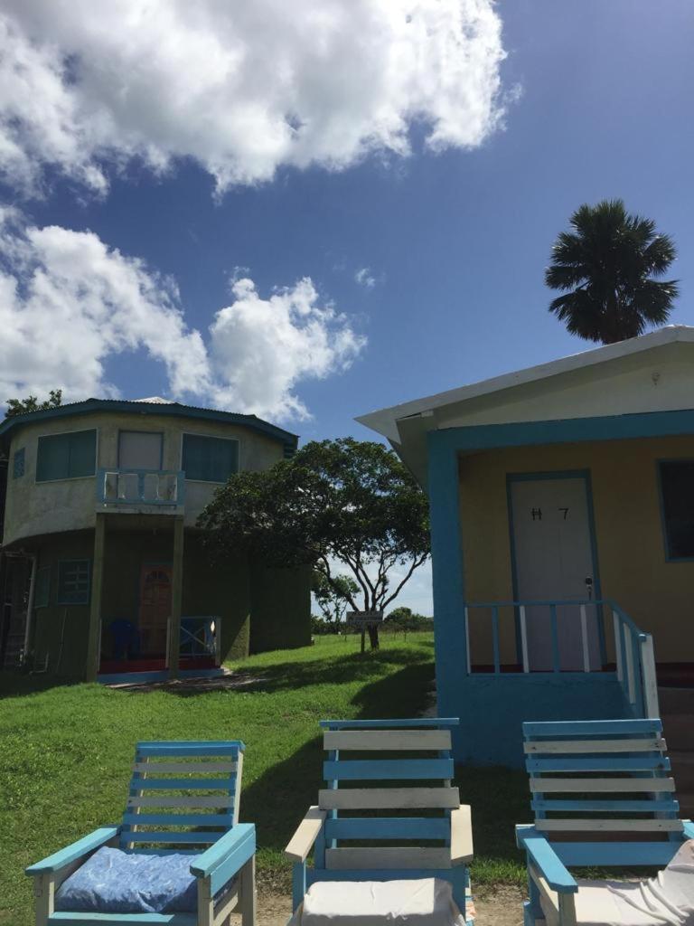 Waikiki Guest House Treasure Beach Eksteriør bilde
